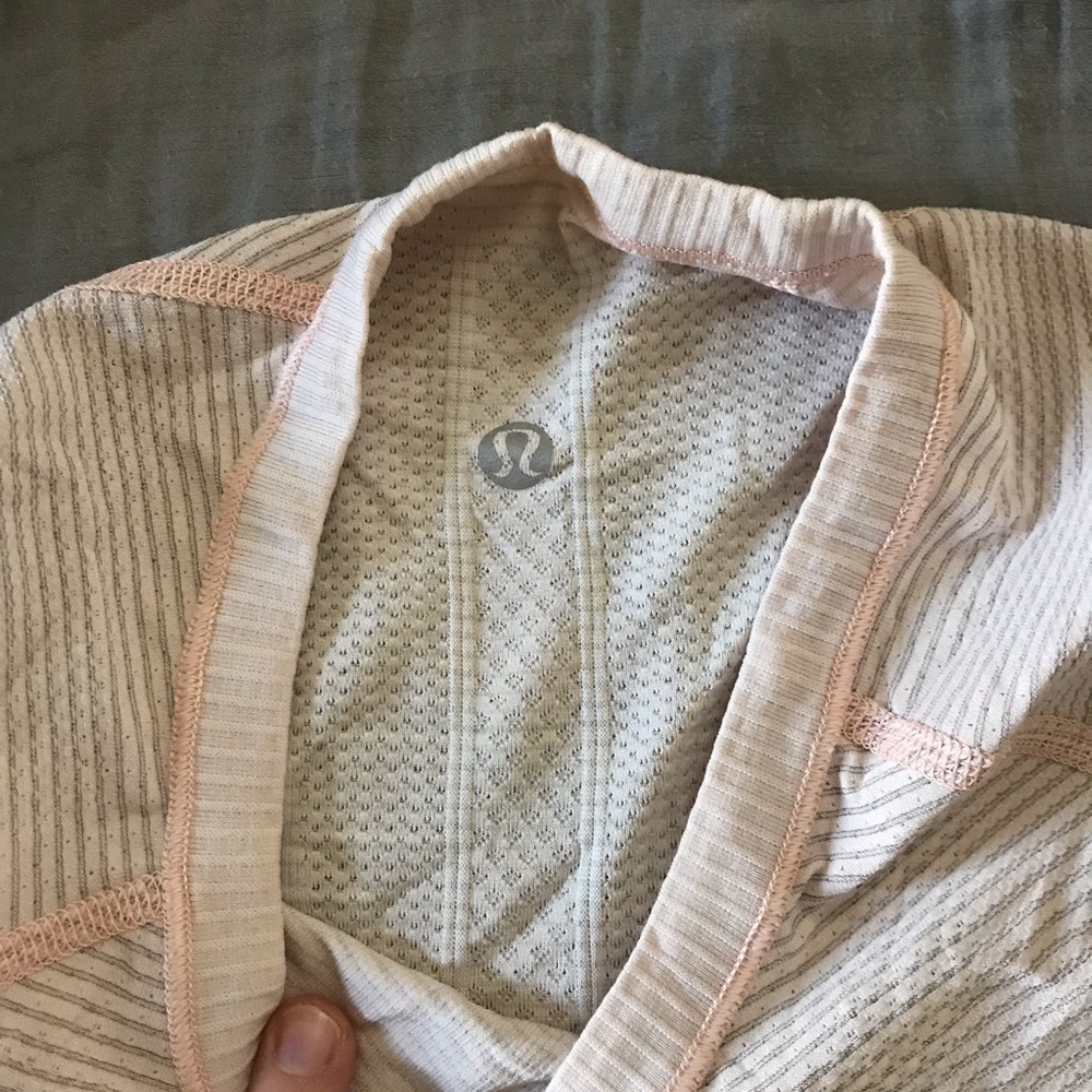 Lululemon t shirt